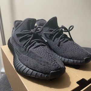 Yeezy 350V2 Non-Reflective men’s size 6.5